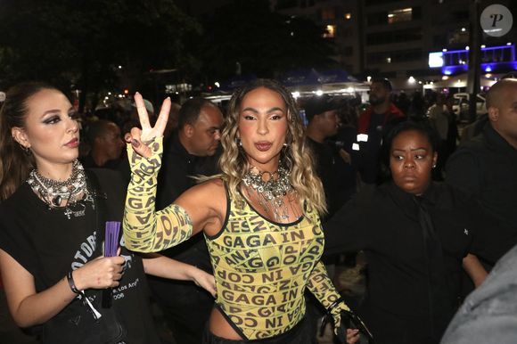 Show da Lady Gaga no Rio: Valesca Popozuda usou um look amarelo para o evento