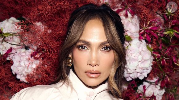 Jennifer Lopez já revelou ter sido diagnosticada com quadro de bruxismo