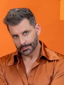 Convulsão no ‘BBB 26’ reacende profundo trauma de Henri Castelli: há 6 anos, ator ficou com grave sequela após agressão brutal