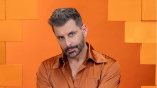 Convulsão no ‘BBB 26’ reacende profundo trauma de Henri Castelli: há 6 anos, ator ficou com grave sequela após agressão brutal