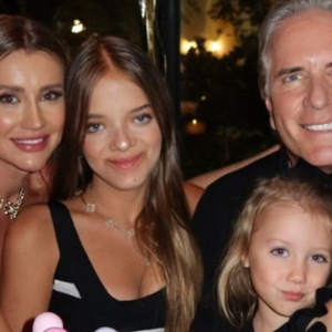 Com direito a esculturas de fios de luz, Rafaella Justus expõe decoração de natal luxuosa da mansão de Roberto Justus