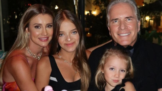 Com direito a esculturas de fios de luz, Rafaella Justus expõe decoração de natal luxuosa da mansão de Roberto Justus