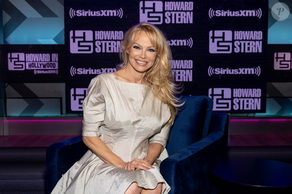 Pamela Anderson é vegana há décadas e assume que trocou o café pelo chá pensando em sua saúde