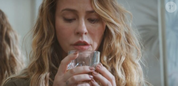 Em 'Vale Tudo', Heleninha Roitman busca auxílio na psicologia.