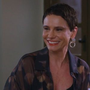 Celina Roitman, personagem de Malu Galli, conquista o público com visual sofisticado e joias de impacto em 'Vale Tudo'