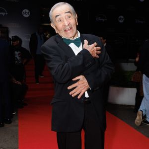 Comediante Ivo Holanda marca presença, nesta quarta-feira (23), na 55ª edição do Troféu Imprensa, em São Paulo, após a morte de eterno patrão Silvio Santos