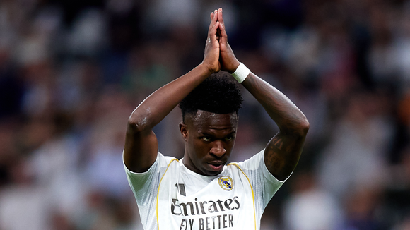 'A liberdade não chegou para todo mundo’: Vini Jr. toma atitude PODEROSA contra o racismo após ataques no futebol