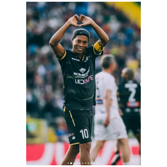 O ex-atleta participava do Jogo das Estrelas, que reuniu ex-craques do futebol em uma partida especial, mas foi alvo de reclamações de pais que acusam a organização de ter agido de má-fé.