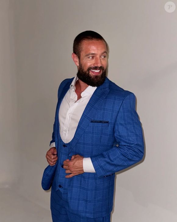 Rafael Cardoso tem apostado em um corte de cabelo mais curto, estilo militar