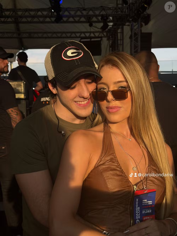 O cantor de 17 anos, filho de Bruno, da dupla com Marrone, tornou público o relacionamento com a influenciadora digital Carol Bondariw, de 27.
