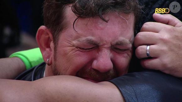 Ed fica aos prantos após Raissa ser levada ao Confessionário no 'BBB 25'