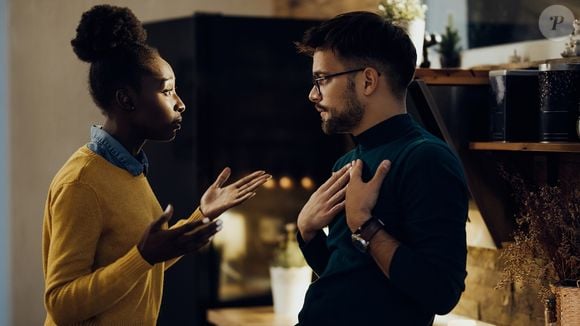 Algumas pessoas querem controlar tudo, mesmo que nem sempre esse controle apareça na forma de proibições explícitas ou regras rígidas