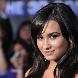 A primeira vez que Demi Lovato usou cocaína foi aos 17 anos; hoje cantora está sóbria