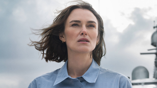 'A Mulher na Cabine 10': Netflix tropeça ao remover um dos elementos mais importantes da história original. Saiba qual é!