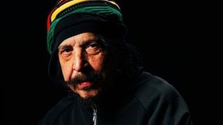 Morre Benito Di Paula, vítima de câncer, aos 84 anos; em 2020, cantor raspou a cabeça e o bigode por medo da Covid