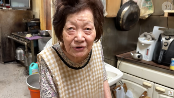 Aos 84 anos, Yuriko continua acordando antes da meia-noite para manter a tradicional Yaoki Bakery em funcionamento. A padeira japonesa dedica mais de 12 horas por dia ao negócio familiar, que permanece aberto há 56 anos na cidade de Fukuoka