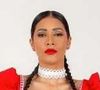 Festa junina com look clássico: Simaria usou botas brancas e vestido curto