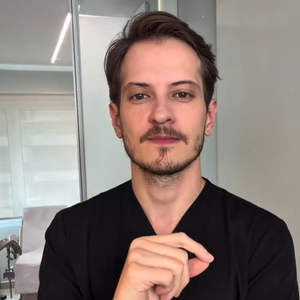 Segundo o ginecologista Dr. Guilherme Henrique dos Santos, da Onne Clinic, 'essa instabilidade hormonal afeta diversos sistemas do organismo, como sono, metabolismo, humor, pele e mucosas'