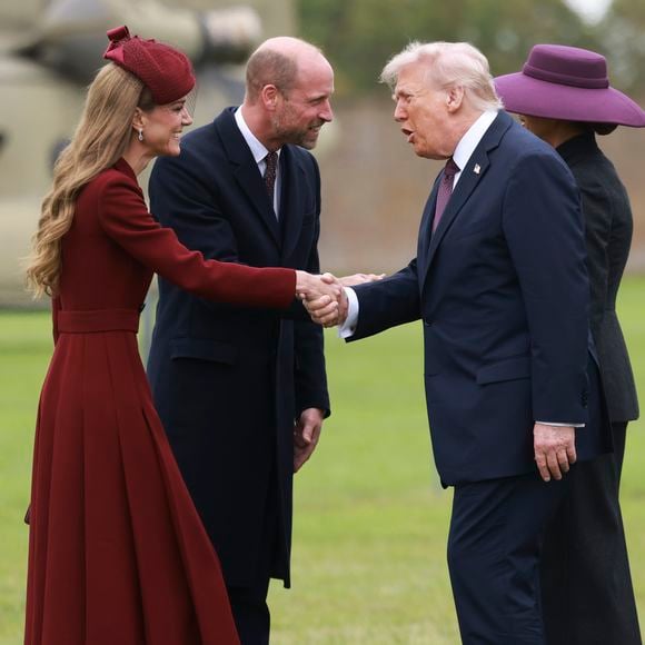 De acordo com Tina Brown, a tensão na família real aumentou após William e Kate se mudarem para perto de Andrew; neste ano, o casal ainda recebeu Donald Trump