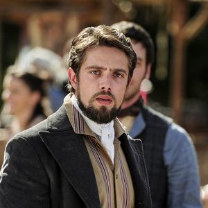 Rafael Cardoso seguiu 2015 no elenco da novela 'Além do Tempo'