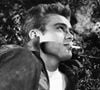 James Dean morreu em 1955, aos 24 anos. O galã de Hollywood estava em alta velocidade quando bateu de carro em um outro veículo em uma estrada da Califórnia, nos Estados Unidos