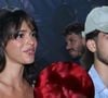 Bruna Marquezine e João Guilherme são flagrados juntos em show e web vai ao delírio: 'Muito agarradinhos, escondendo de ninguém'