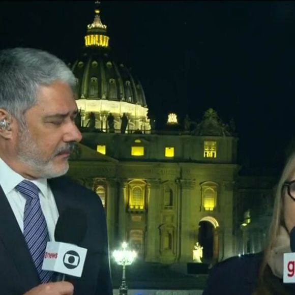 Ilze Scamparini mostrou-se desconfortável ao lado de William Bonner no 'JN' durante cobertura do conclave