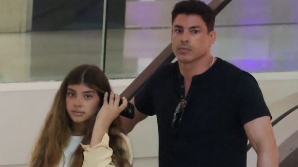 Misturinha perfeita dos pais! Cauã Reymond acompanha filha, fruto da relação com Grazi Massafera, em rolê que já classificou como ‘perrengue’