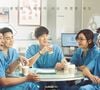 'Hospital Playlist': cinco médicos amigos desde a faculdade trabalham no mesmo hospital e equilibram a rotina intensa com a amizade e a música em uma banda