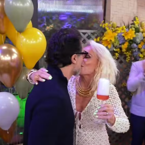 'Quer competir com Jesus Cristo': Em plena Sexta-feira Santa, Ana Maria Braga dança com robôs de LED, recebe o Supla e troca beijo com o marido ao vivo; web reage