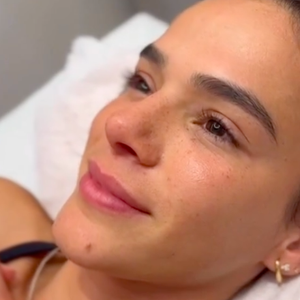Pronta para curtir o réveillon com Shawn Mendes, Bruna Marquezine fez um procedimento nos cílios