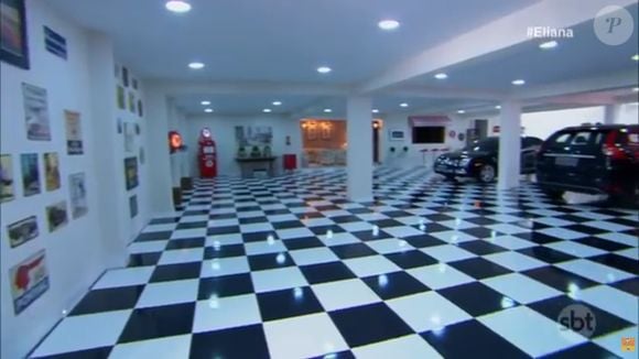 Casa milionária de Ronnie Von: garagem tem decoração anos 1950