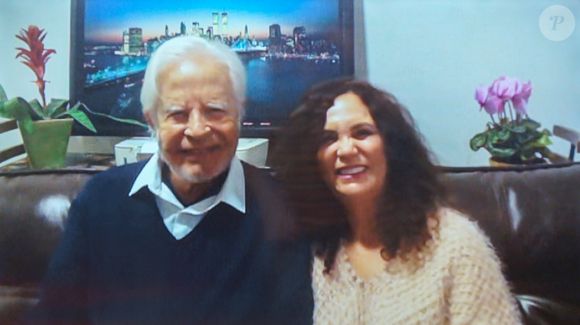 Viúva de Cid Moreira é acusada pelos filhos do jornalista de ter se aproveitado da situação neurológica do marido para fazê-lo assinar testamento