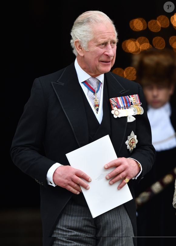 Príncipe Harry atualiza estado de saúde do rei Charles III após reencontro com a família real e revela: 'Está muito bem'