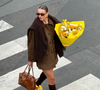 Os novos tênis Converse na cor 'amarelo canarinho' são confortáveis e estilosos, perfeitos para rejuvenescer os looks além da Copa do Mundo