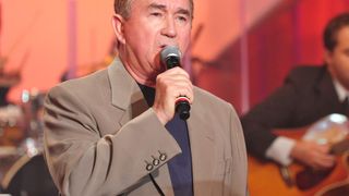 Amado Batista é acusado de manipular resultado de DNA; suposta filha do cantor revela condição rara de saúde de possível neta