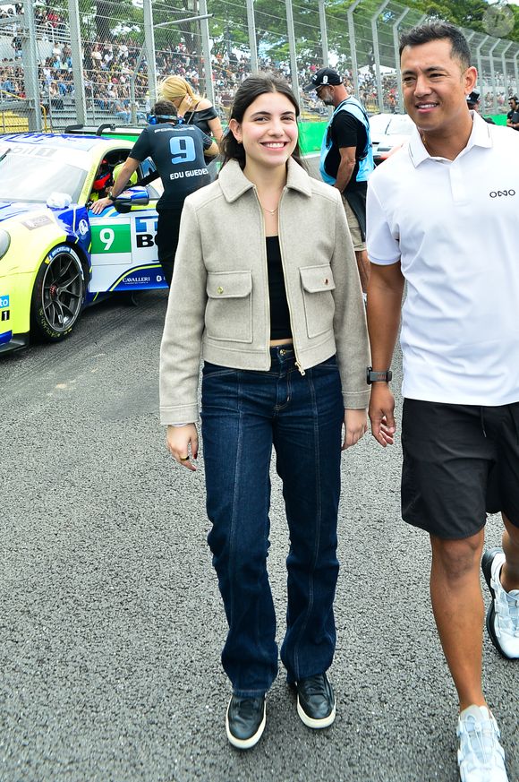 Filha de Edu Guedes, Maria Eduarda chamou atenção pela semelhança com o pai