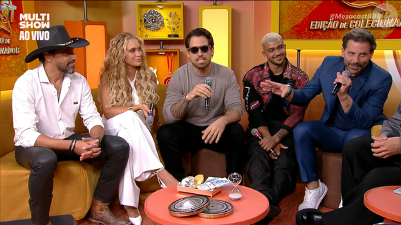Alberto Cowboy, Sarah, Brígido, Matheus e Henry Castelli marcaram presença no Mesacast da final e já deram spoiler dos looks para a final do 'BBB 26', nesta terça-feira (21)