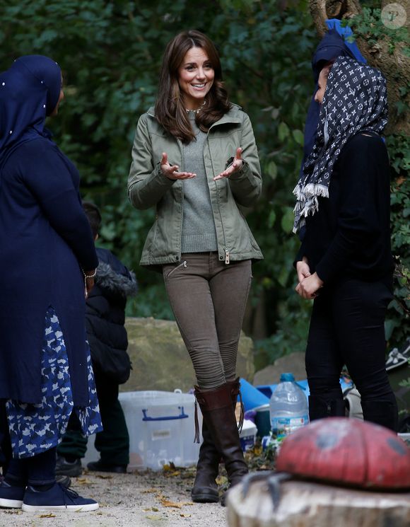 Middleton segue a Dieta Dukan, que consiste em proteína magra, água, farelo de aveia e uma caminhada diária de 20 minutos. Ela se baseia na redução de carboidratos para queimar mais gordura.
