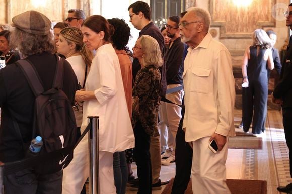 Gilberto Gil prestou as últimas homenagens à ex-mulher, Nana Caymmi