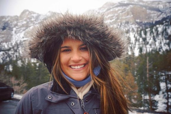 Giulia Costa nunca se prendeu em algum tom ou corte de cabelo