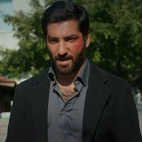 Cengiz vai morrer? Vilão é surpreendido e fica na mira de revólver, resumo do capítulo de segunda-feira (16/02) da novela 'Mãe'