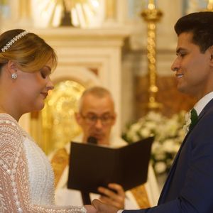 Filha de Tom Cavalcante, Maria Cavalcante se casou com Cristiano, cantor sertanejo, em 29 de março de 2025; casal espera a primeira filha