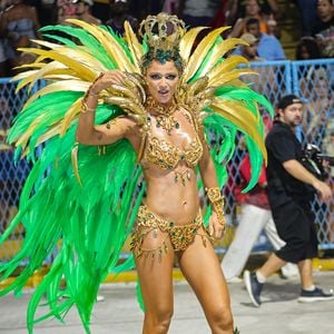 Cintia Dicker foi mais uma das musas famosas do Salgueiro