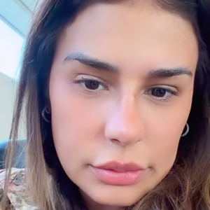 Simone Mendes voltou a comentar sua mudança nos stories do Instagram e pediu paciência ao público
