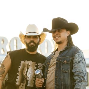 Dupla Us Agroboy sugeriu uma agressão contra o ator para sair em defesa do amigo