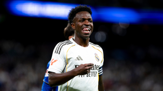 Salário maior que R$ 100 milhões, bônus alto e mais lucro com direitos de imagem: após férias com Virgínia, Vini Jr. batalha por melhores benefícios em novo contrato no Real Madrid