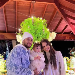 Helena é fruto de um breve affair com a modelo Amanda Kimberlly, que aconteceu durante uma das crises de Neymar e Bruna Biancardi