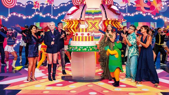 Após participação de Xuxa no programa de Hebe, Boni mudou cláusula de exclusividade de globais