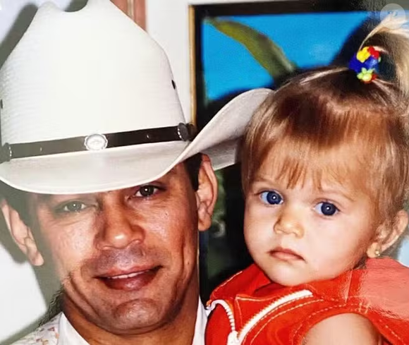 Lyandra Costa é filha do cantor falecido Leandro